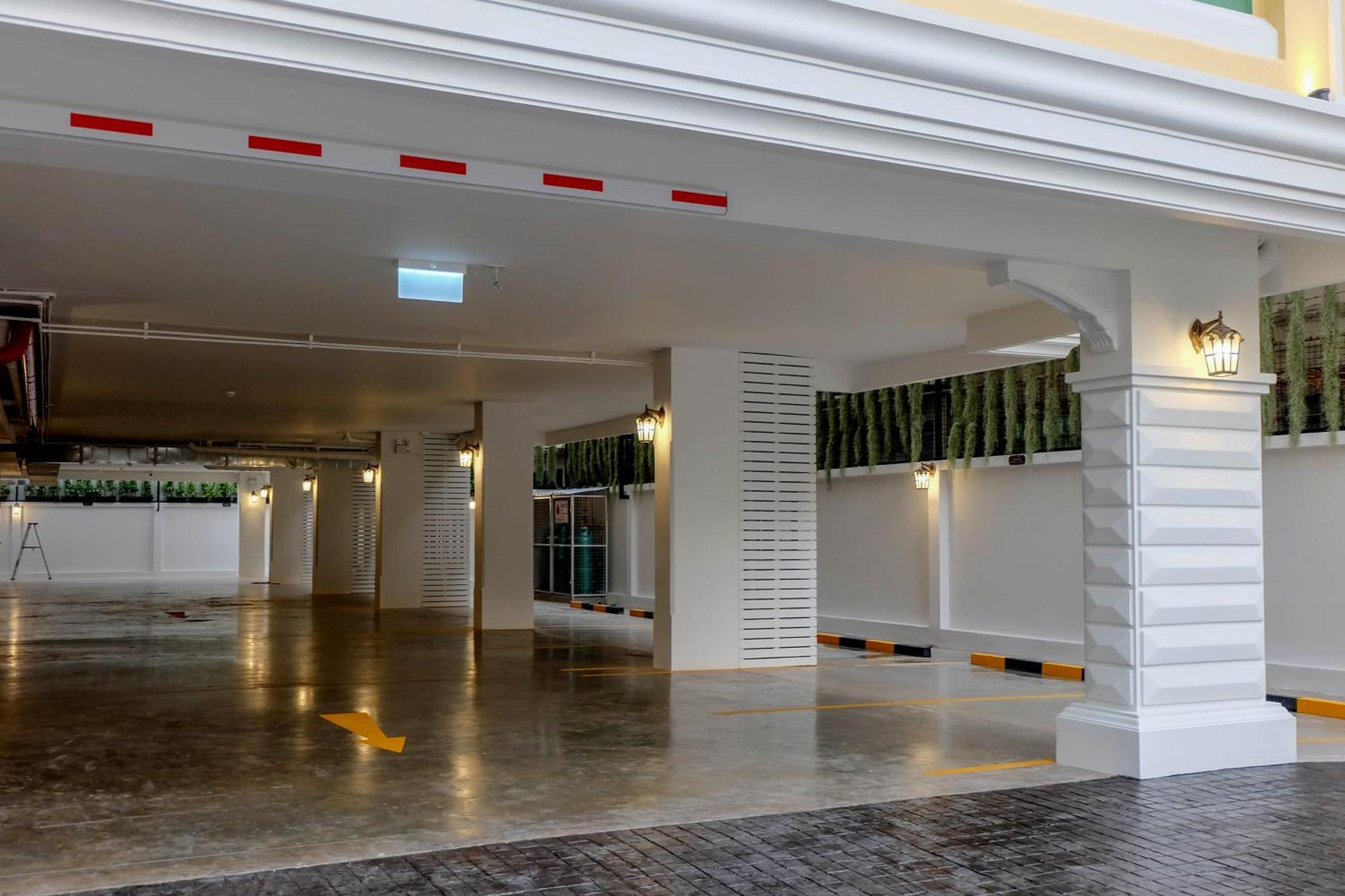 Siri Heritage Bangkok Hotel Exterior foto