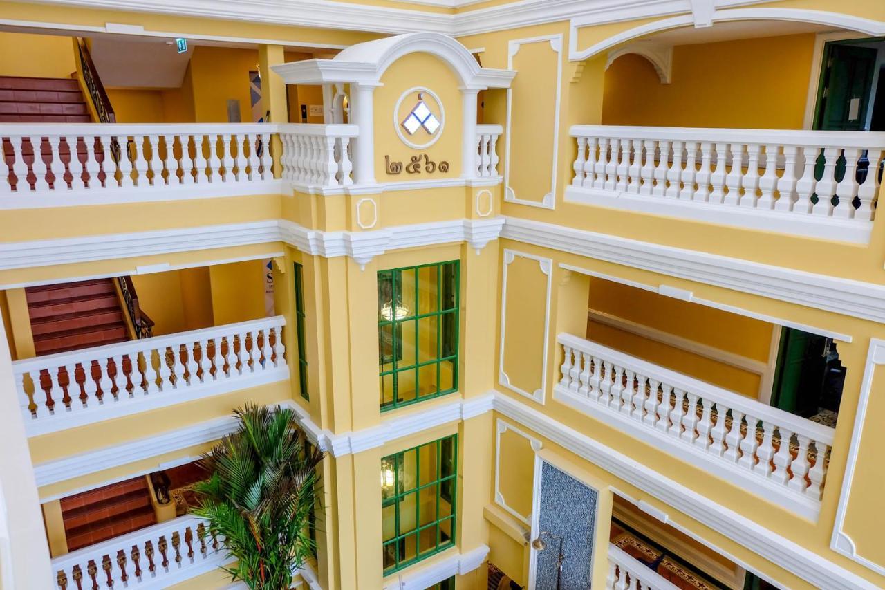 Siri Heritage Bangkok Hotel Exterior foto