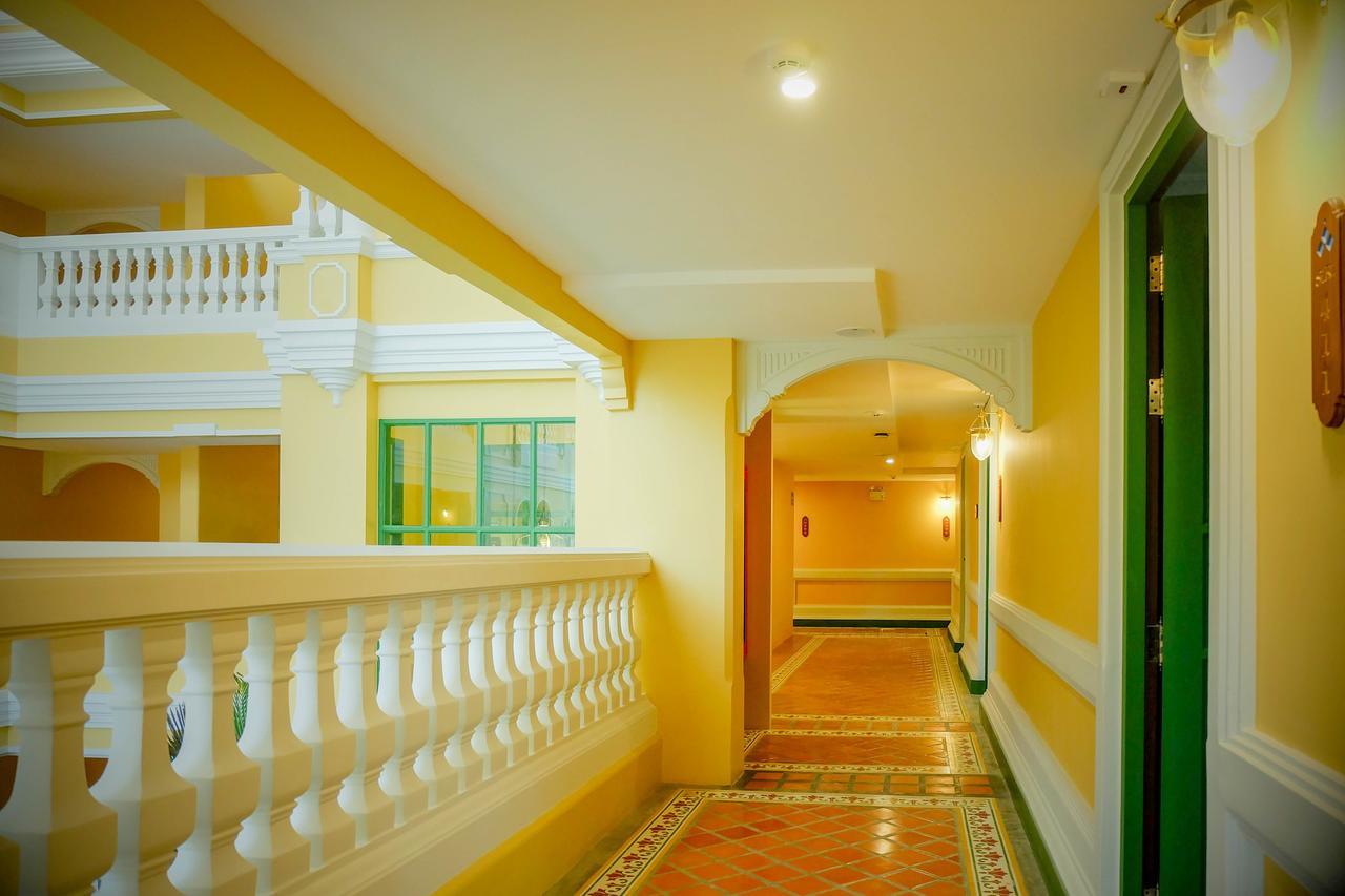 Siri Heritage Bangkok Hotel Exterior foto