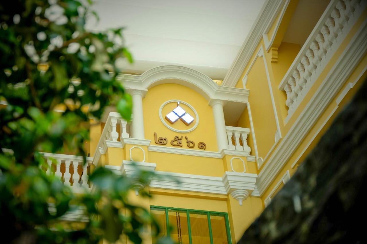 Siri Heritage Bangkok Hotel Exterior foto